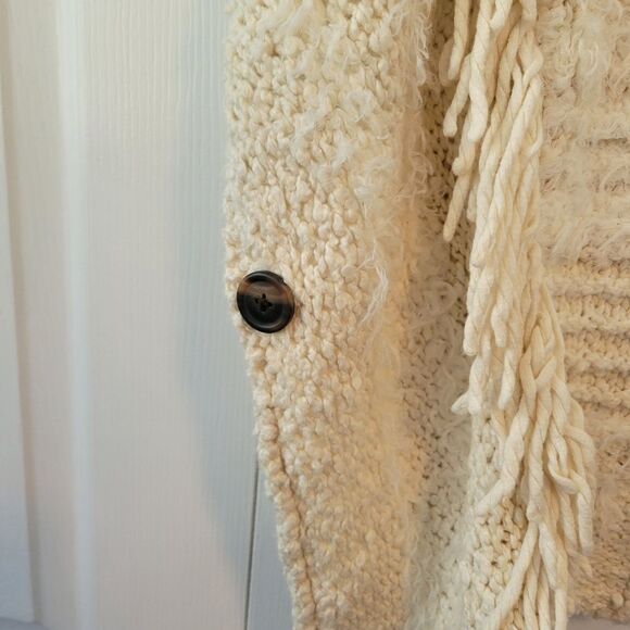 Anthropologie Marilyn Knit Poncho Sweater Fringe Size Medium/Large Petite Cream - Picture 7 of 10